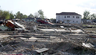 ほとんど残骸となった住宅地跡